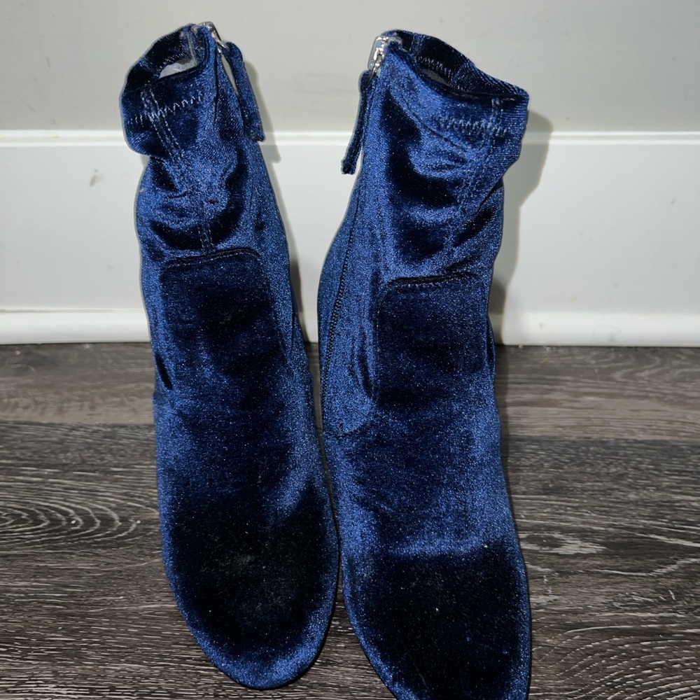 Elegant Blue Velvet Ankle Boots